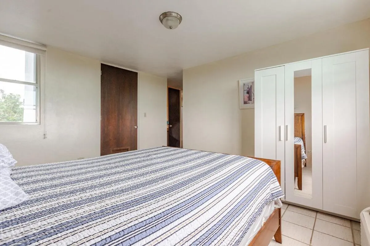 Costa Brava Beach & Pool Apartment 24-402 Ceiba